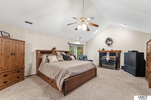 9512 Club House Circle, Plattsmouth, NE 68048