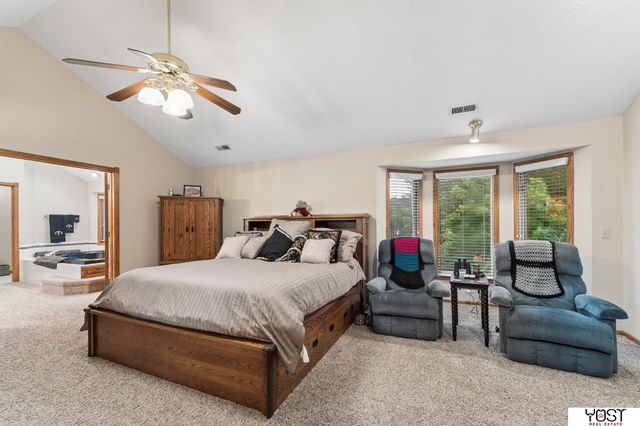 9512 Club House Circle, Plattsmouth, NE 68048