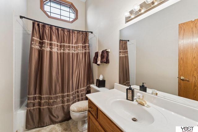 9512 Club House Circle, Plattsmouth, NE 68048
