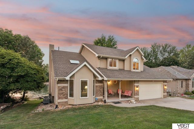 9512 Club House Circle, Plattsmouth, NE 68048
