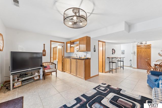 9512 Club House Circle, Plattsmouth, NE 68048