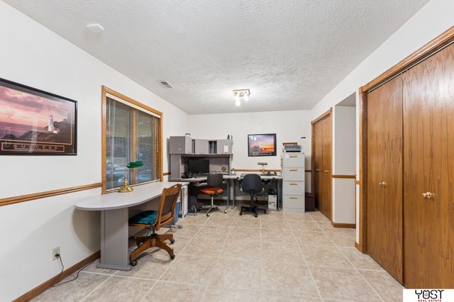 9512 Club House Circle, Plattsmouth, NE 68048