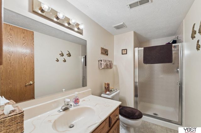 9512 Club House Circle, Plattsmouth, NE 68048