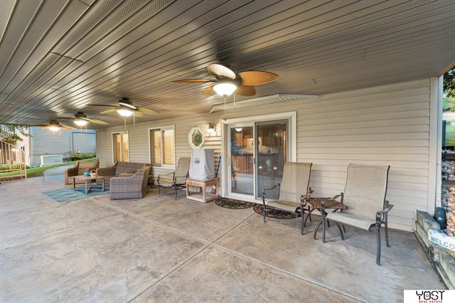 9512 Club House Circle, Plattsmouth, NE 68048