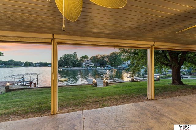 9512 Club House Circle, Plattsmouth, NE 68048