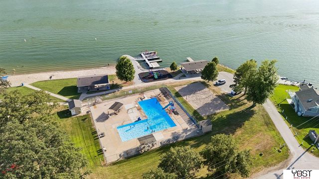 9512 Club House Circle, Plattsmouth, NE 68048