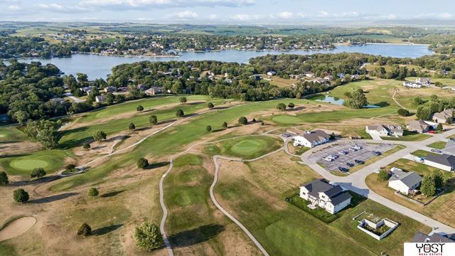 9512 Club House Circle, Plattsmouth, NE 68048