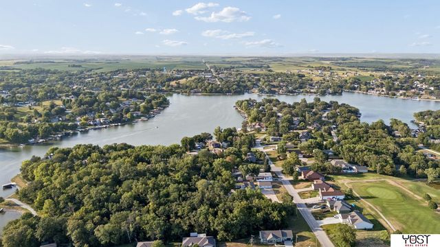 9512 Club House Circle, Plattsmouth, NE 68048