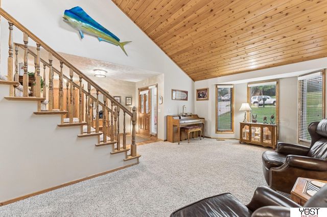 9512 Club House Circle, Plattsmouth, NE 68048