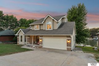 9512 Club House Circle, Plattsmouth, NE 68048
