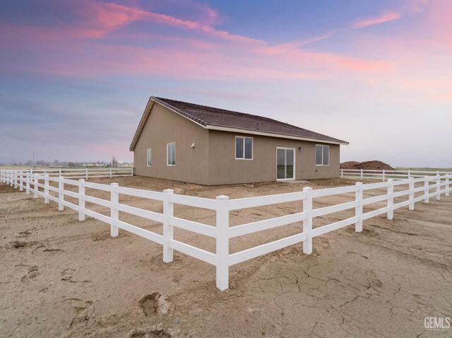 28103 Palomino Avenue, Taft, CA 93268