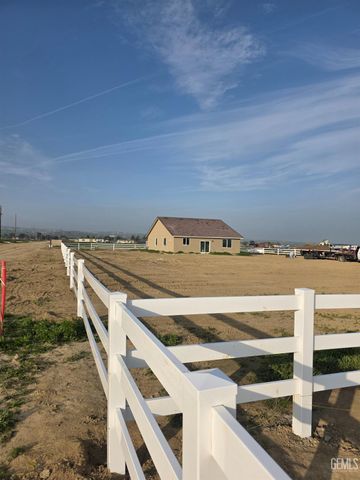 28103 Palomino Avenue, Taft, CA 93268