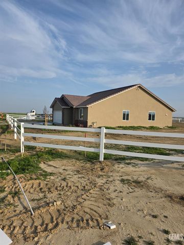 28103 Palomino Avenue, Taft, CA 93268