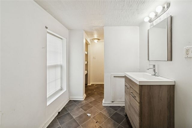 135 SEARIGHT AVE, Uniontown, PA 15401