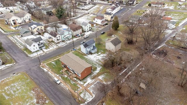 135 SEARIGHT AVE, Uniontown, PA 15401