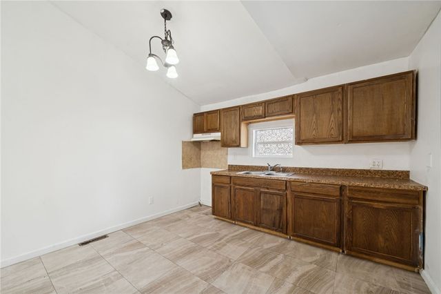 135 SEARIGHT AVE, Uniontown, PA 15401