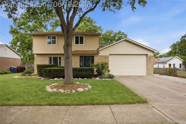 2850 Elmwood Avenue, Ann Arbor, MI 48104