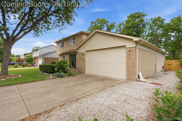 2850 Elmwood Avenue, Ann Arbor, MI 48104
