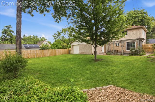 2850 Elmwood Avenue, Ann Arbor, MI 48104