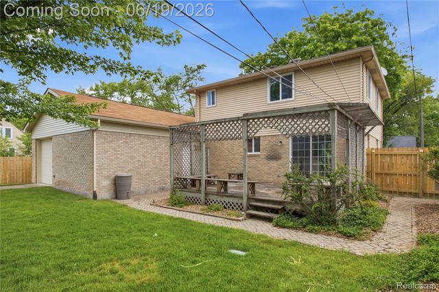 2850 Elmwood Avenue, Ann Arbor, MI 48104