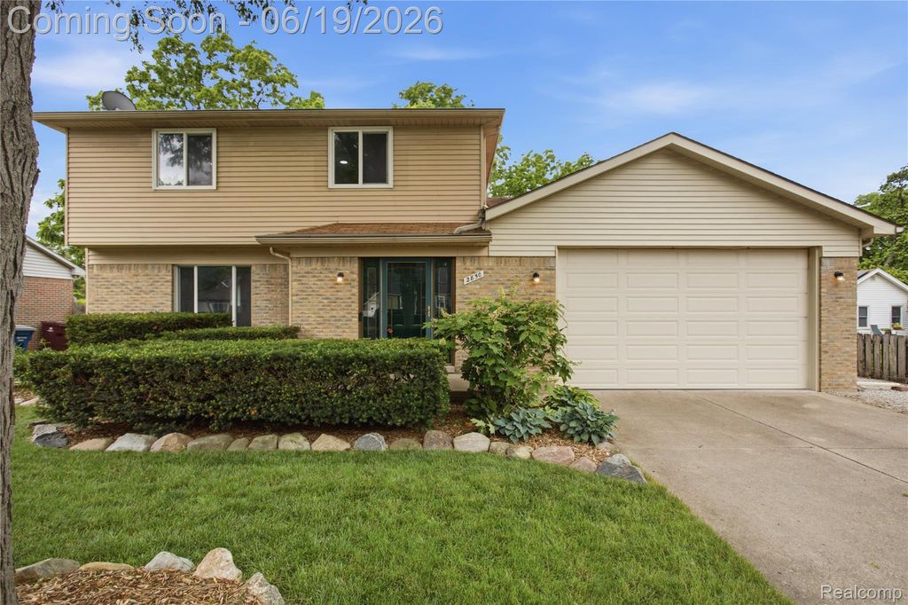 2850 Elmwood Avenue, Ann Arbor, MI 48104