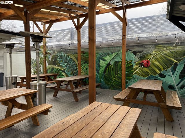 919 Nw 23RD Ave, Portland, OR 97210