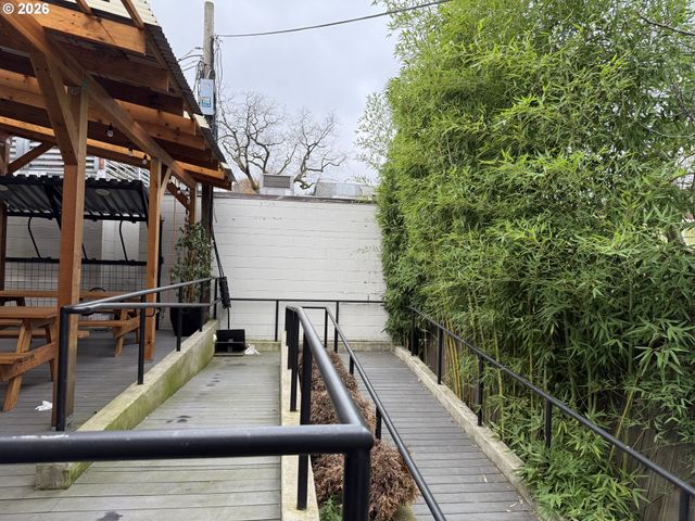 919 Nw 23RD Ave, Portland, OR 97210