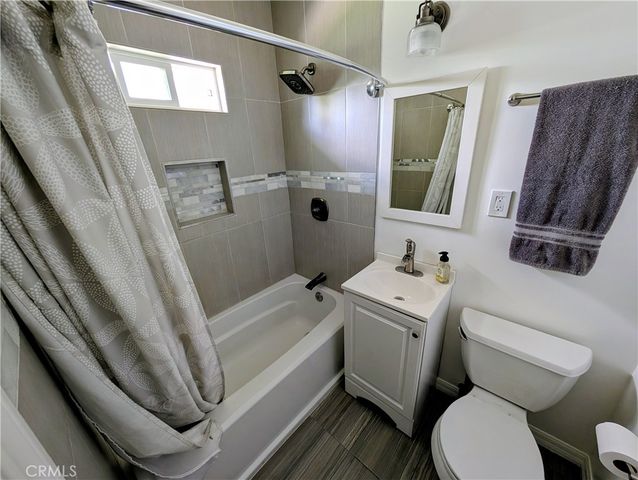 23130 Victory, Woodland Hills, CA 91367