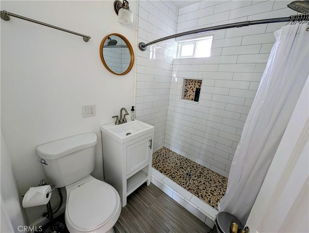23130 Victory, Woodland Hills, CA 91367