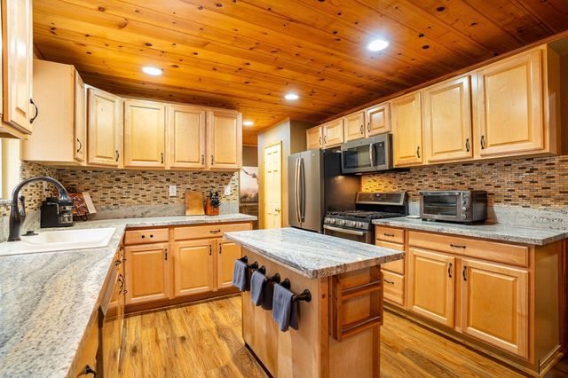 25169 Franklin Drive, Idyllwild, CA 92549
