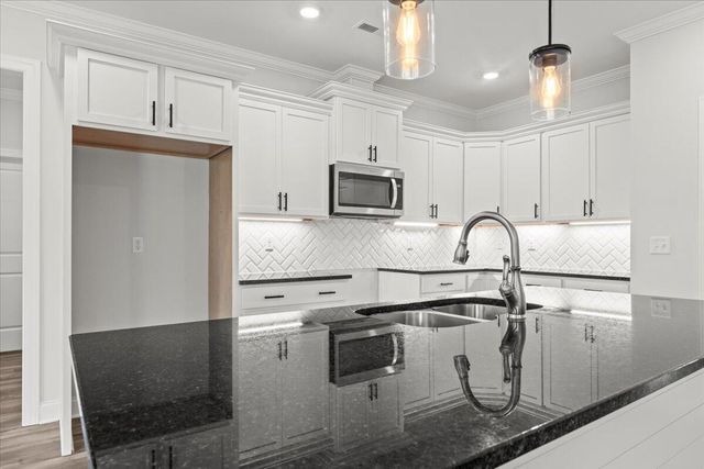 98 Winchester Drive, Rossville, GA 30741