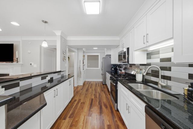 9601 S Karlov Avenue 101, Oak Lawn, IL 60453