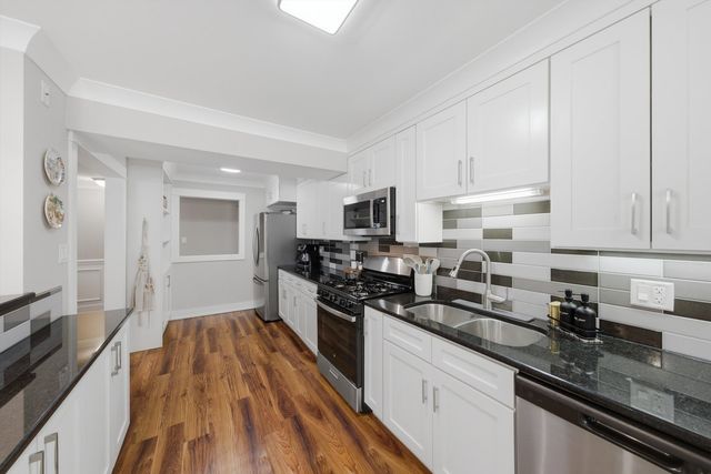 9601 S Karlov Avenue 101, Oak Lawn, IL 60453