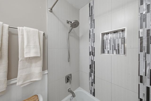 9601 S Karlov Avenue 101, Oak Lawn, IL 60453