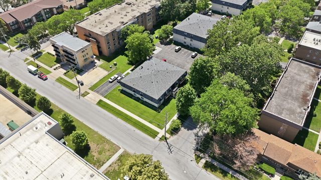9601 S Karlov Avenue 101, Oak Lawn, IL 60453