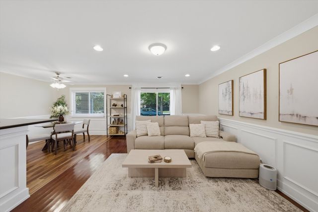 9601 S Karlov Avenue 101, Oak Lawn, IL 60453