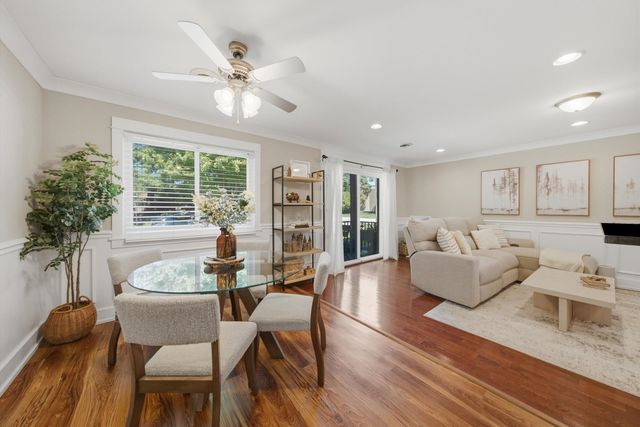 9601 S Karlov Avenue 101, Oak Lawn, IL 60453
