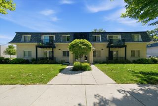 9601 S Karlov Avenue 101, Oak Lawn, IL 60453