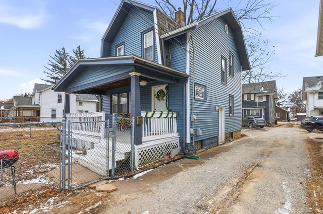 1616 25th Avenue, Moline, IL 61265