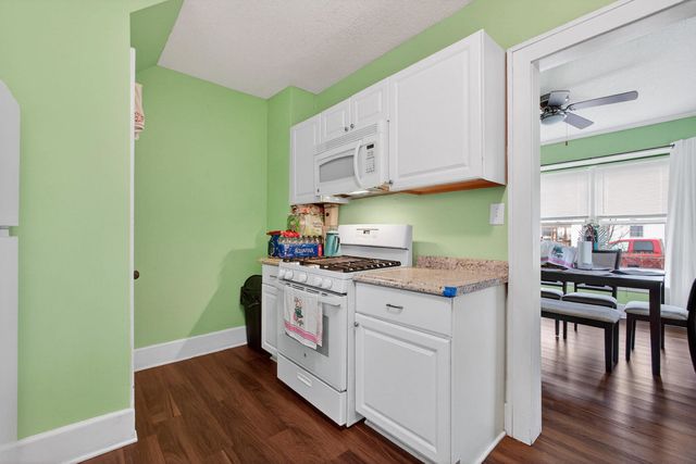 1616 25th Avenue, Moline, IL 61265