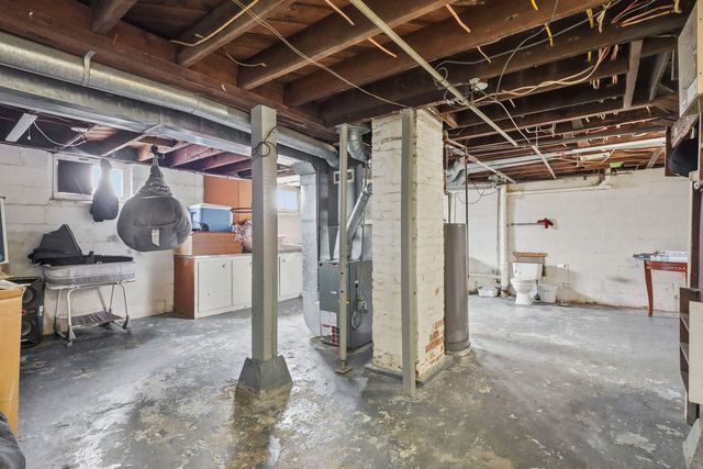 1616 25th Avenue, Moline, IL 61265