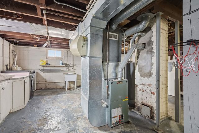 1616 25th Avenue, Moline, IL 61265