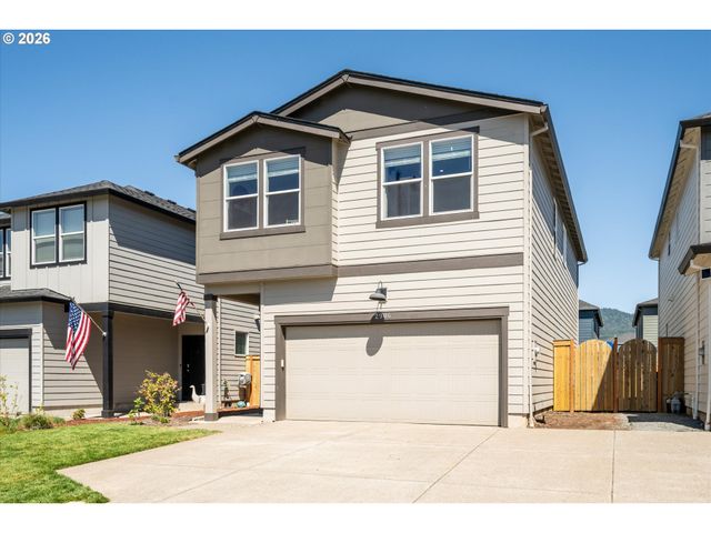 2906 V St, Springfield, OR 97477