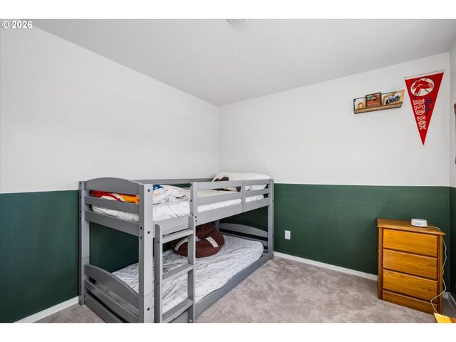 2906 V St, Springfield, OR 97477