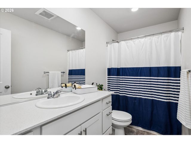 2906 V St, Springfield, OR 97477