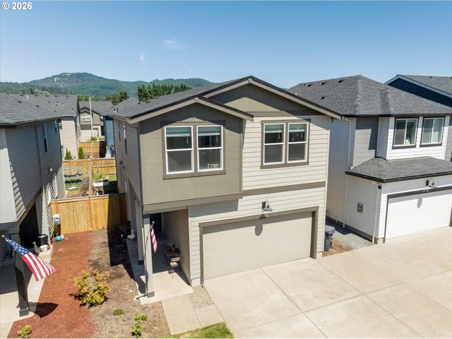 2906 V St, Springfield, OR 97477