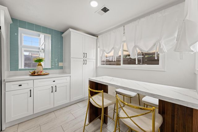 875 Westleigh Ct., Tracy, CA 95376