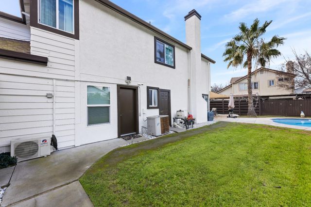 875 Westleigh Ct., Tracy, CA 95376