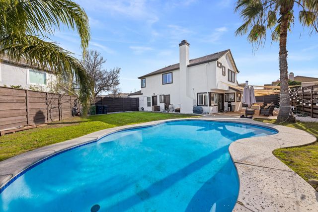 875 Westleigh Ct., Tracy, CA 95376