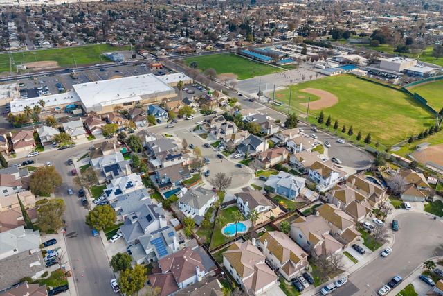 875 Westleigh Ct., Tracy, CA 95376